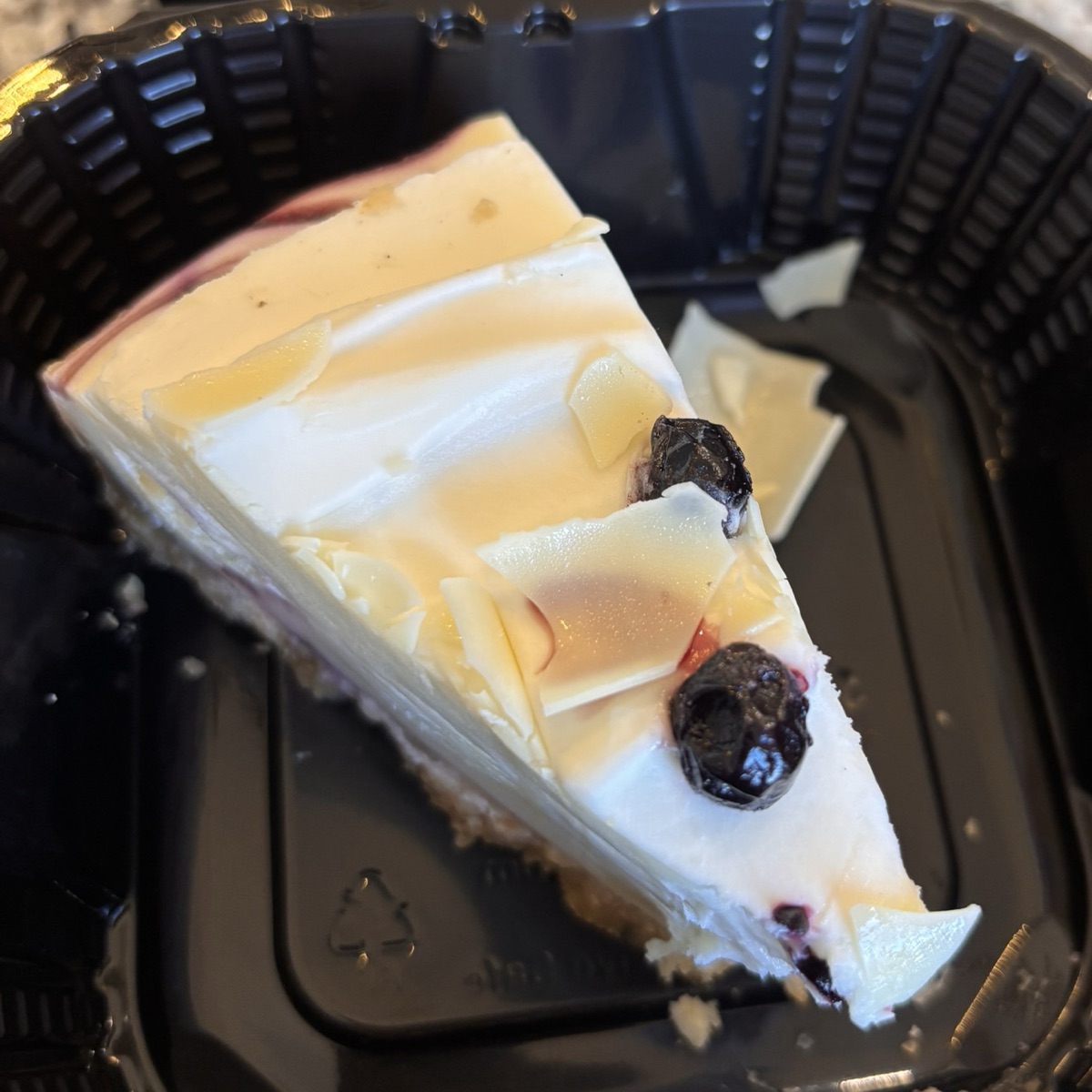 Blueberry White Chocolate Cheesecake